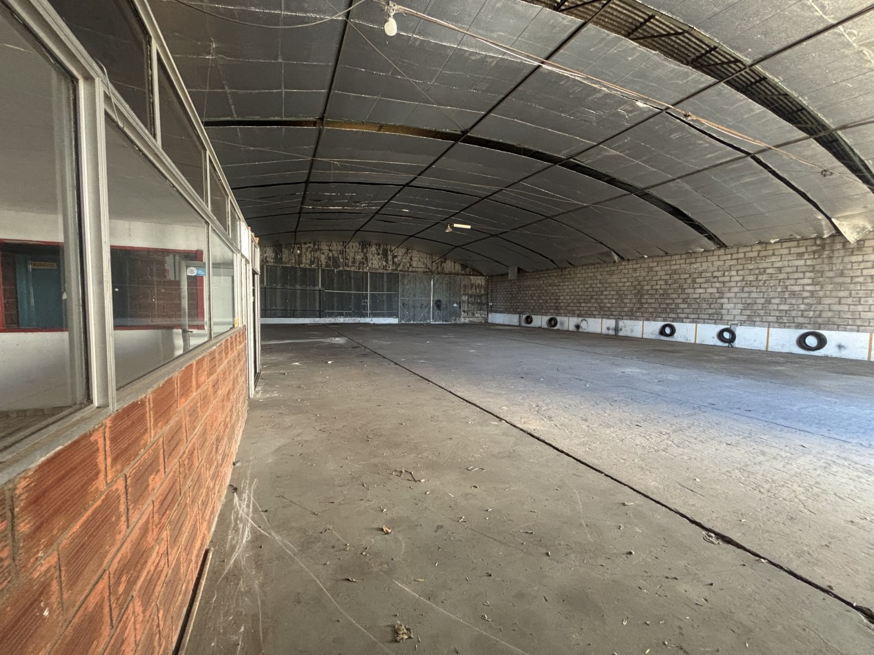 EN VENTA GALPON DE 20 X 50 SOBRE CALLE 9 - GRAL. PICO - LA PAMPA