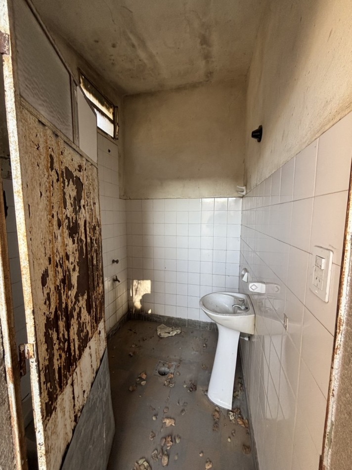 EN VENTA GALPON DE 20 X 50 SOBRE CALLE 9 - GRAL. PICO - LA PAMPA