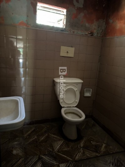 EN VENTA - CASA CON AMPLIO TERRENO - MONTE NIEVAS - LA PAMPA