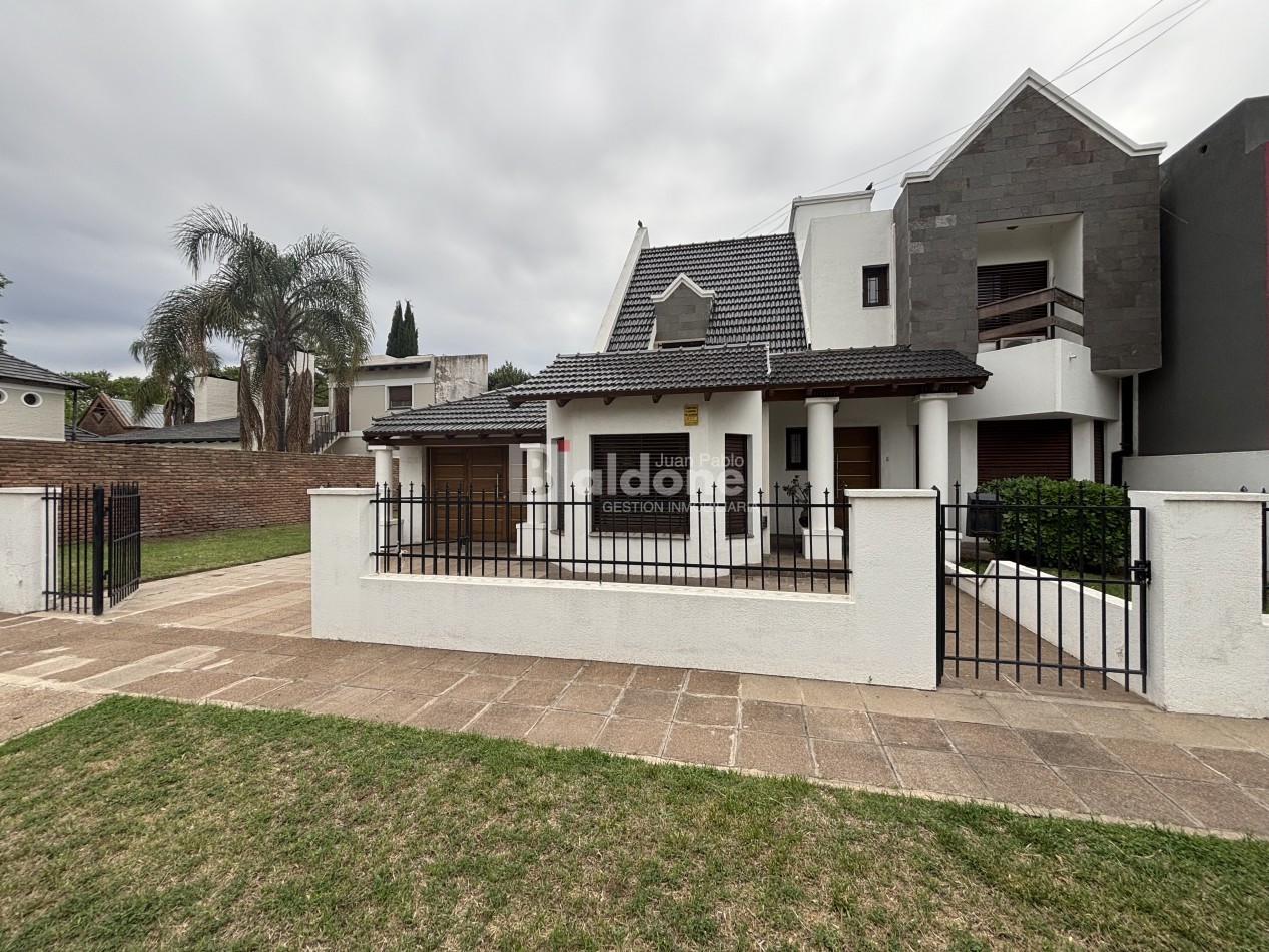 ESPECTACULAR CASA EN VENTA SOBRE CALLE 109 E/ 18 Y AVDA.