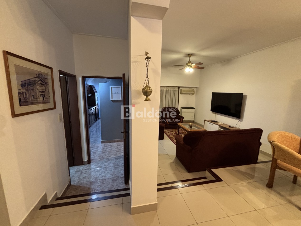 ESPECTACULAR CASA EN VENTA SOBRE CALLE 109 E/ 18 Y AVDA.