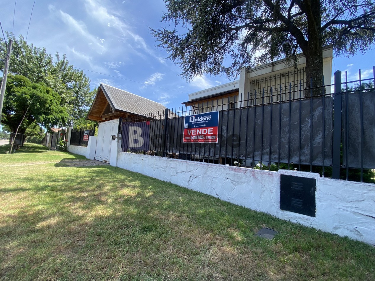 EN VENTA - Exclusiva y amplia casa en General Pico