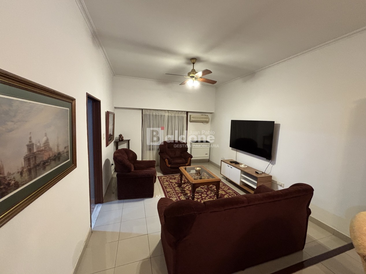 ESPECTACULAR CASA EN VENTA SOBRE CALLE 109 E/ 18 Y AVDA.