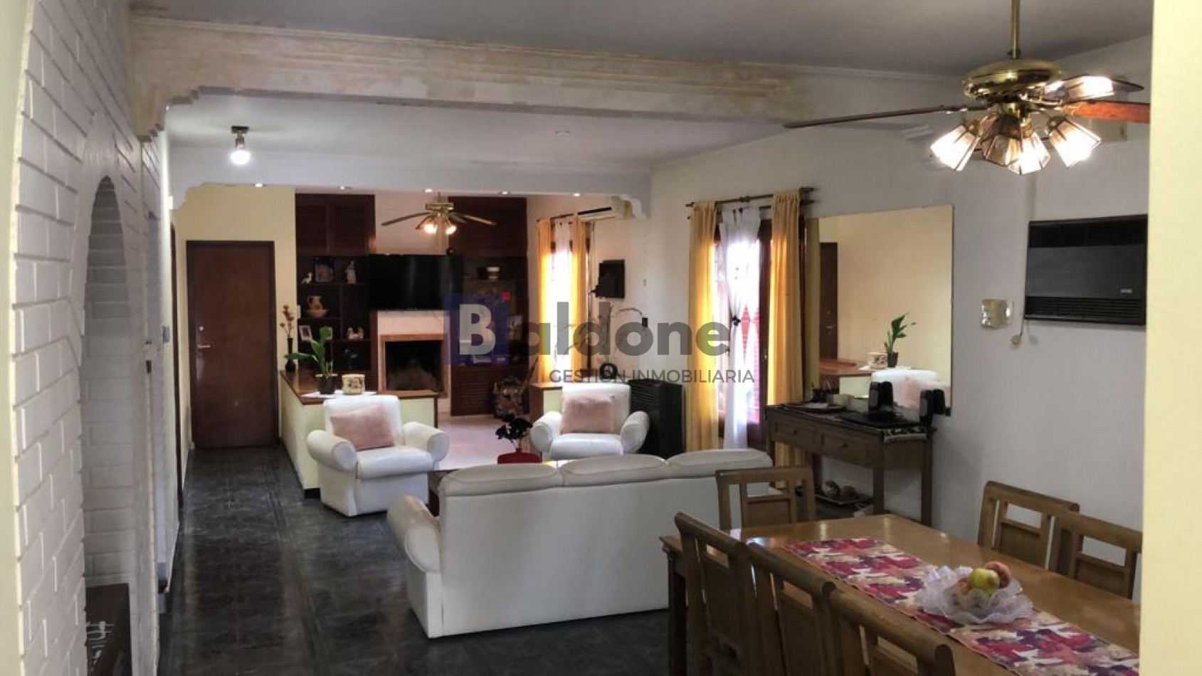 EN VENTA - Exclusiva y amplia casa en General Pico