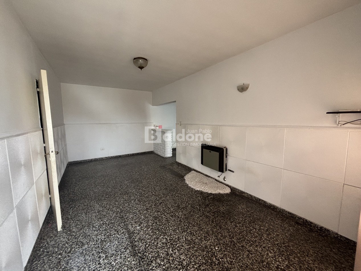 CASA EN VENTA EN SANTA ROSA LA PAMPA - MUY BUENA UBICACION