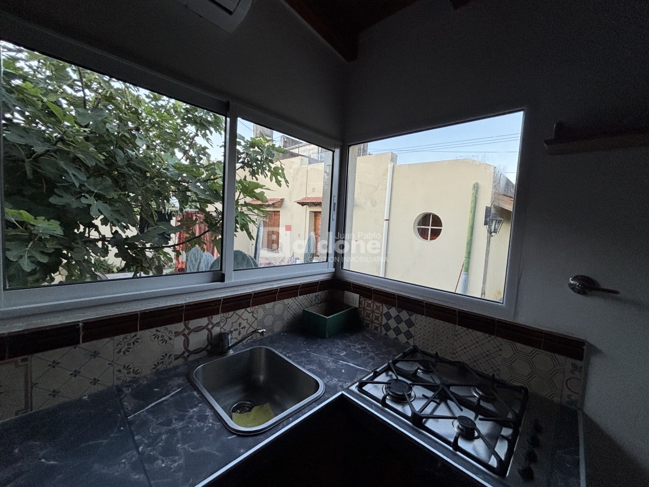 EN VENTA - CASA + DOS DEPARTAMENTOS - CALLE 10 E/ 5 y 7 - GRAL. PICO