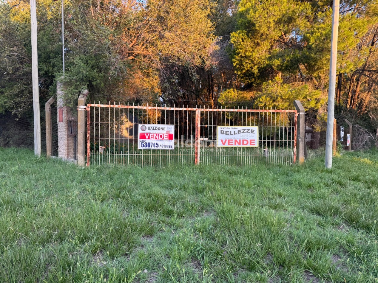 EN VENTA - EXCELENTE PREDIO - CALLE 17 ESQ. 44 - GRAL. PICO