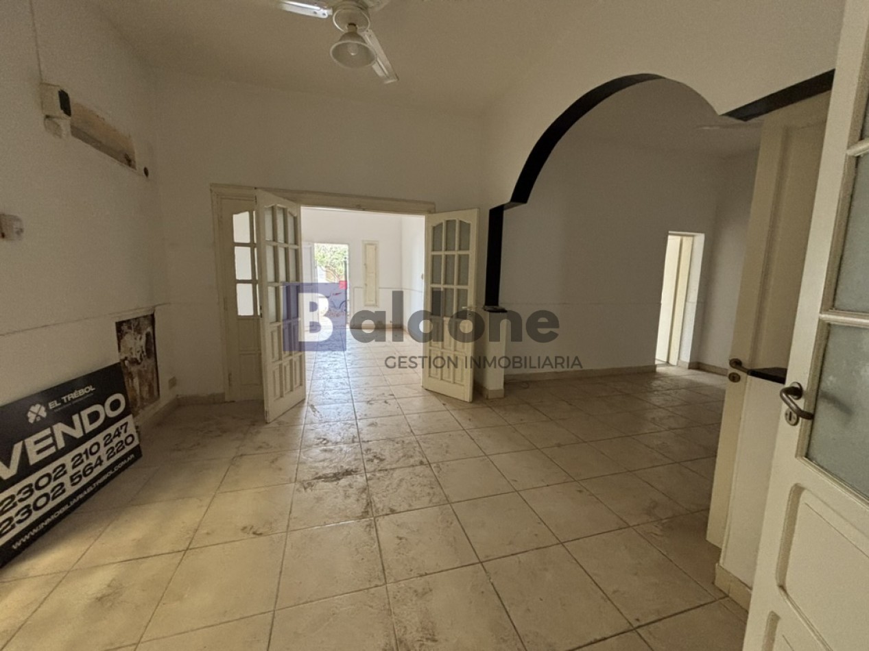 EN VENTA - CASA MUY AMPLIA Y LUMINOSA - CALLE 13 - GENERAL PICO - LA PAMPA