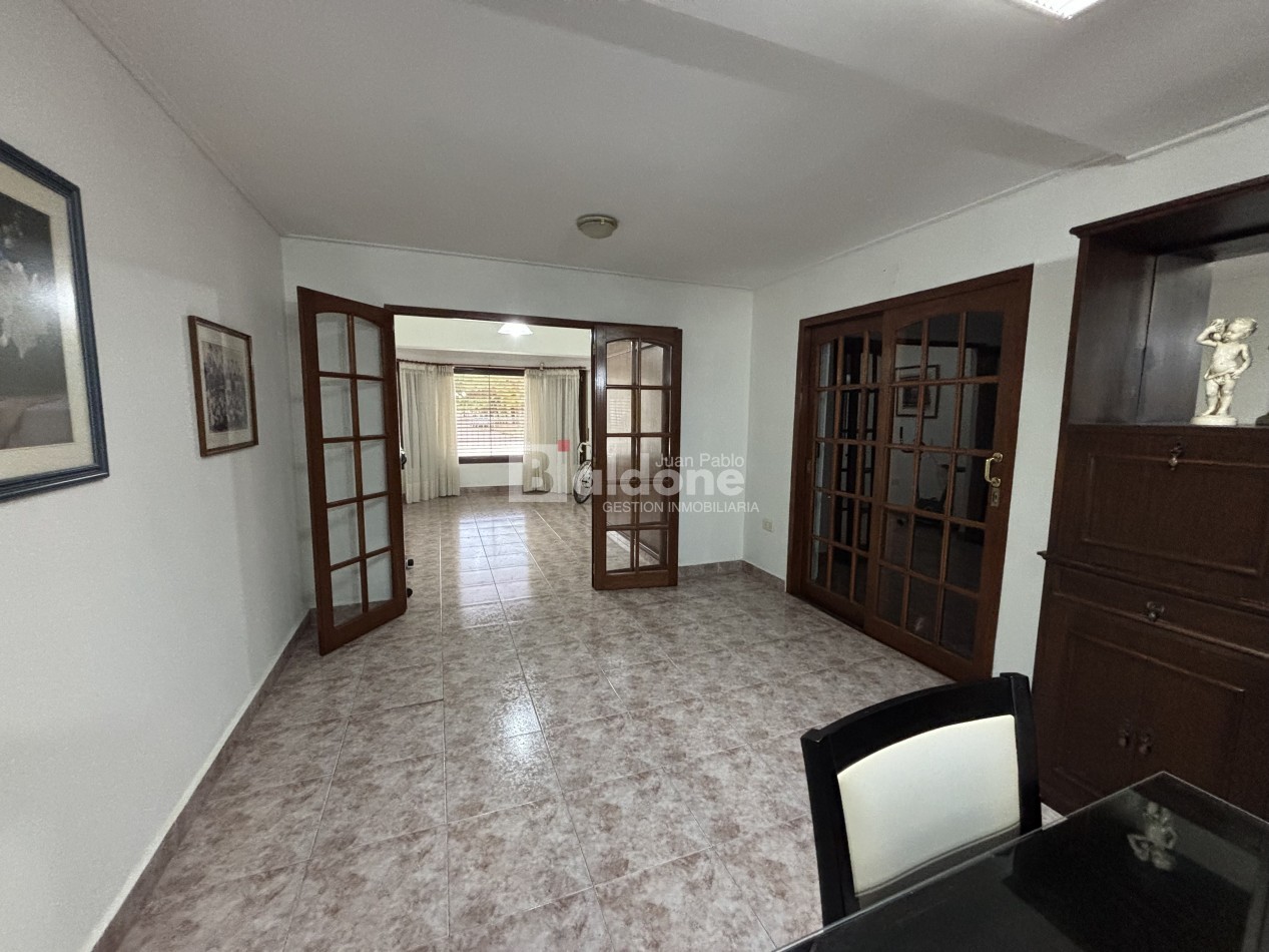 ESPECTACULAR CASA EN VENTA SOBRE CALLE 109 E/ 18 Y AVDA.