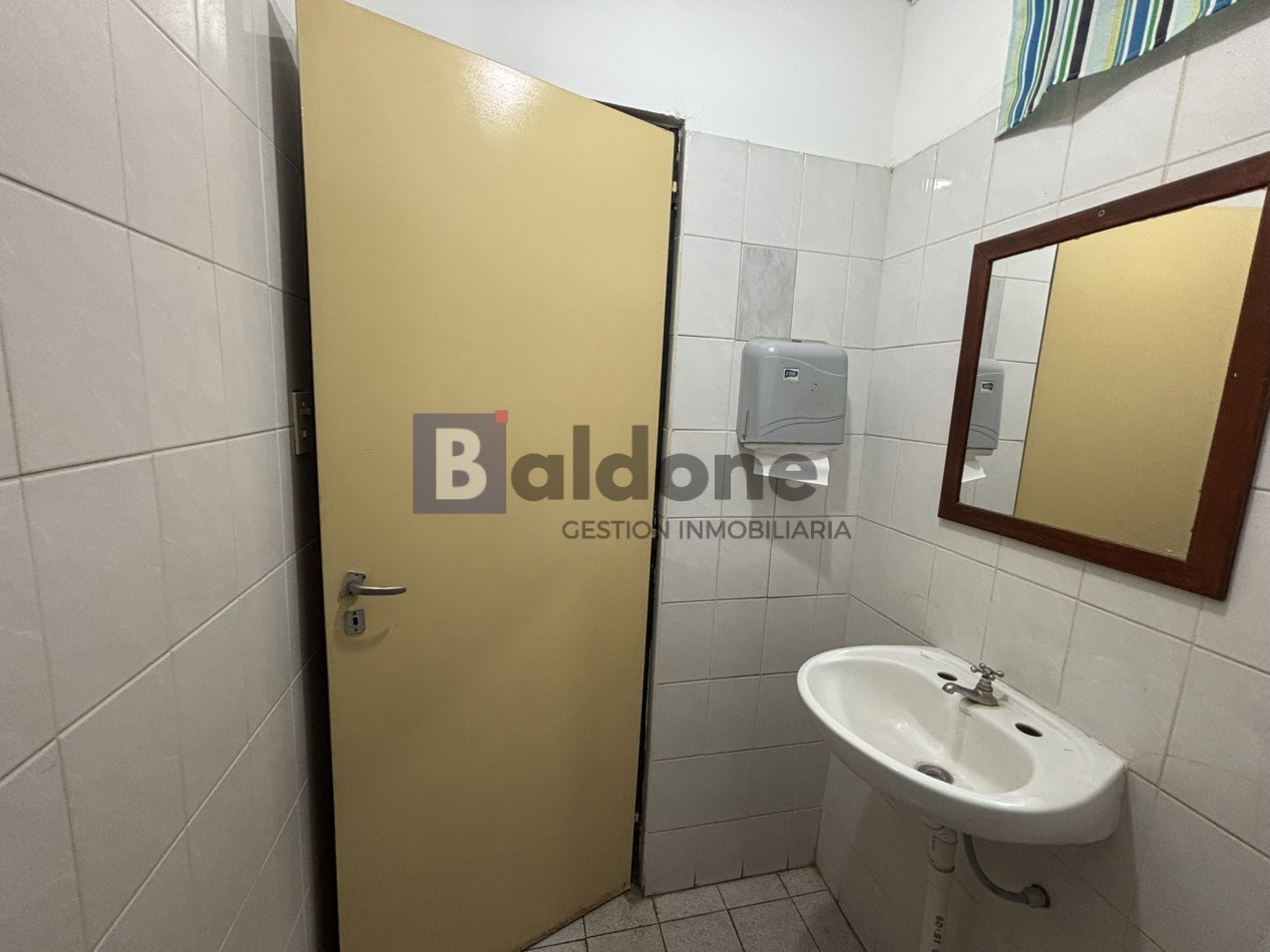 EN VENTA - EXCELENTE LOCAL COMERCIAL SOBRE CALLE 21 - GRAL. PICO - LA PAMPA