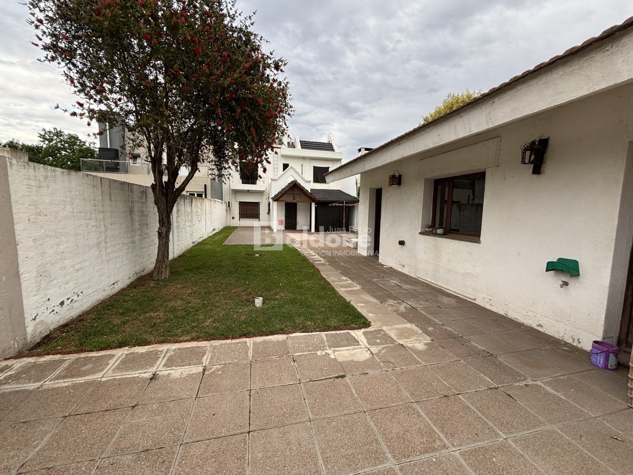 ESPECTACULAR CASA EN VENTA SOBRE CALLE 109 E/ 18 Y AVDA.