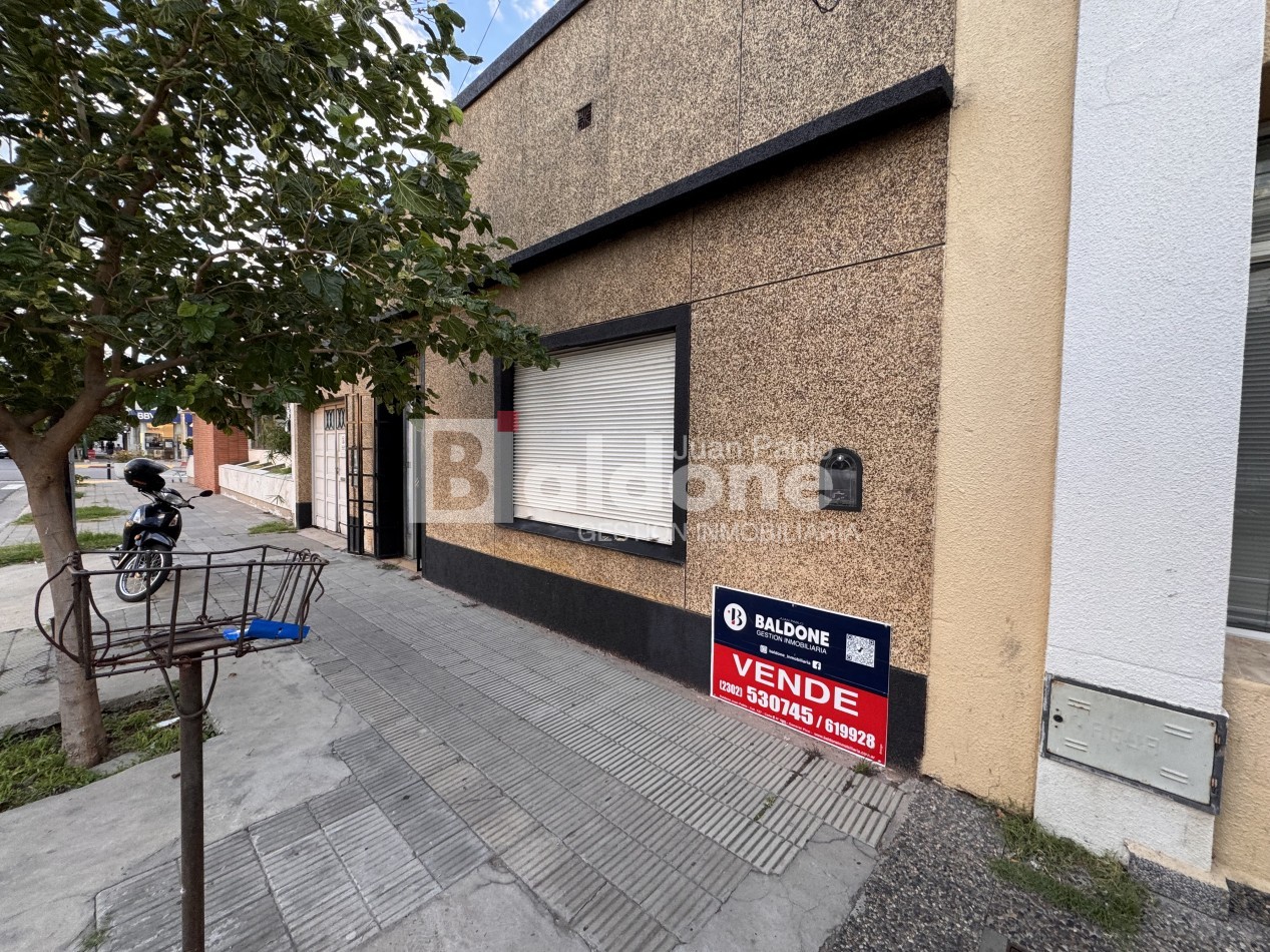 EN VENTA - LOCAL CENTRICO MULTIRRENTA -CALLE 22 E/ 11 Y 13 - GRAL. PICO