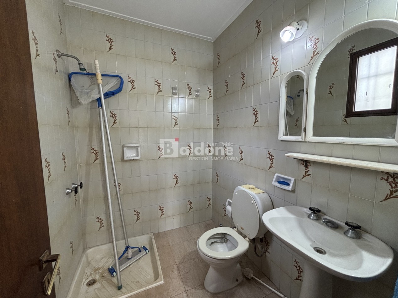 ESPECTACULAR CASA EN VENTA SOBRE CALLE 109 E/ 18 Y AVDA.