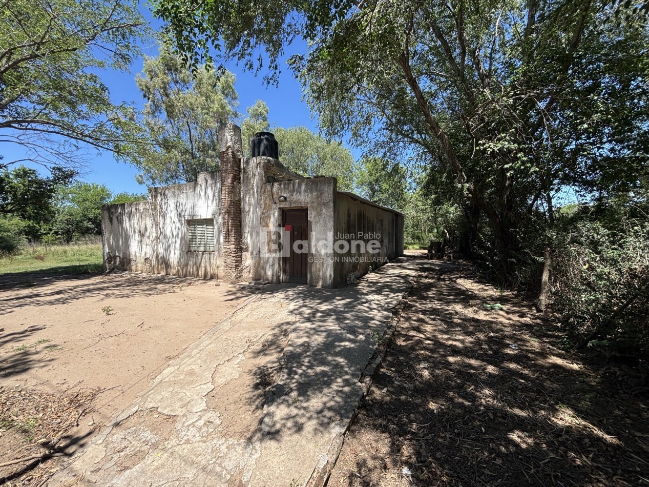 EN VENTA - CASA CON AMPLIO TERRENO - MONTE NIEVAS - LA PAMPA
