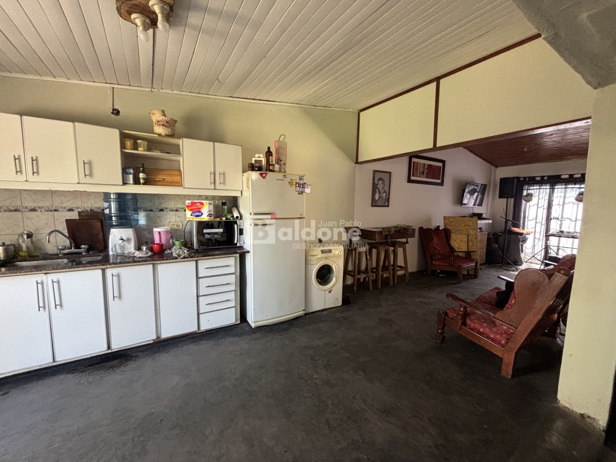 EN VENTA CASA EN CALLE 6 E/ 25 Y 27 - GRAL. PICO 