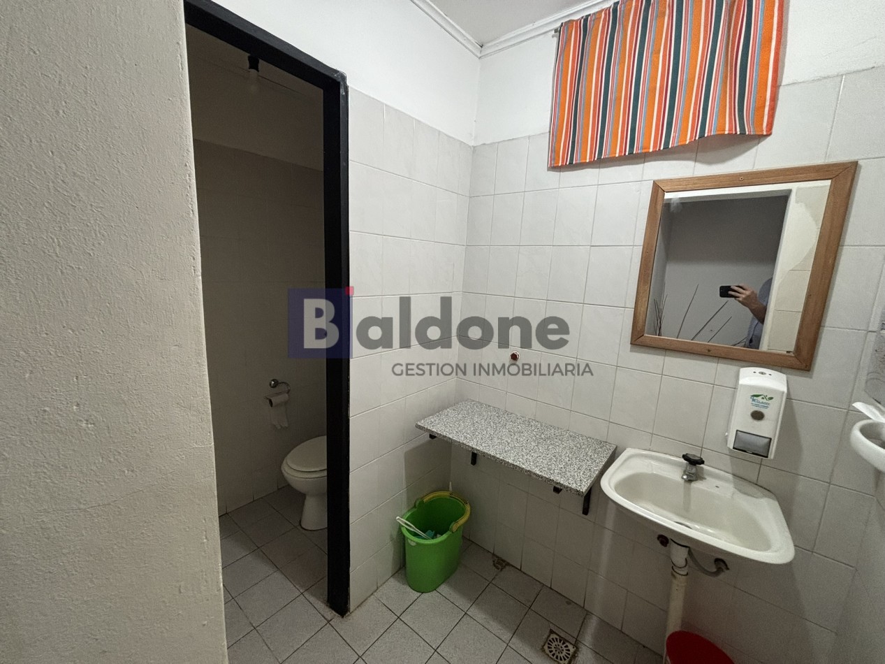 EN VENTA - EXCELENTE LOCAL COMERCIAL SOBRE CALLE 21 - GRAL. PICO - LA PAMPA