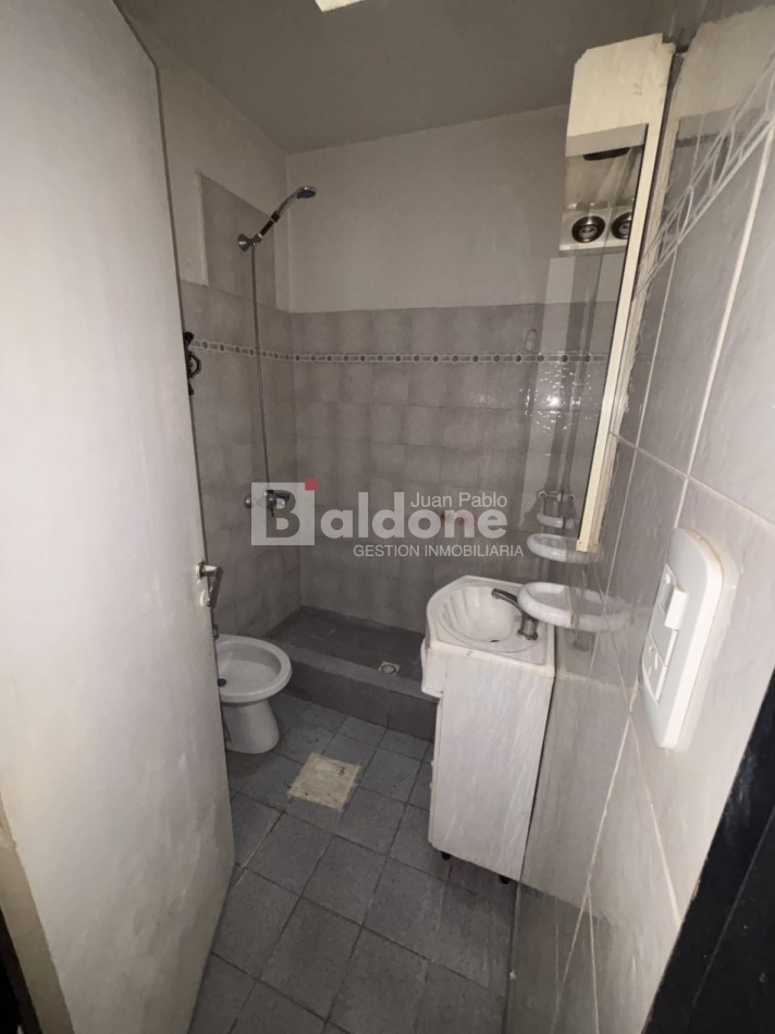 CASA EN VENTA EN SANTA ROSA LA PAMPA - MUY BUENA UBICACION