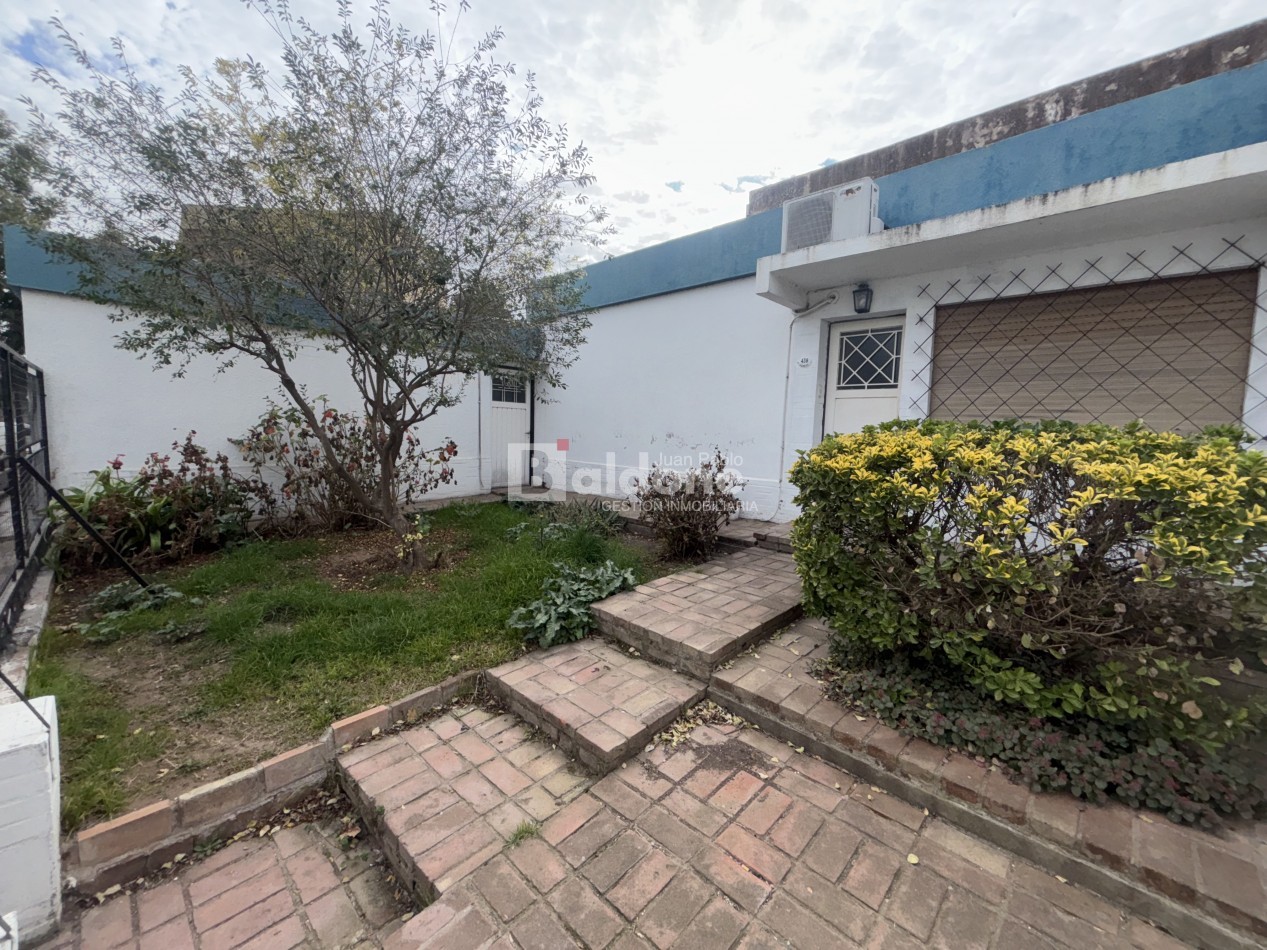 CASA EN VENTA EN SANTA ROSA LA PAMPA - MUY BUENA UBICACION