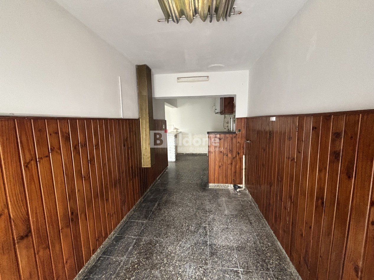 CASA EN VENTA EN SANTA ROSA LA PAMPA - MUY BUENA UBICACION