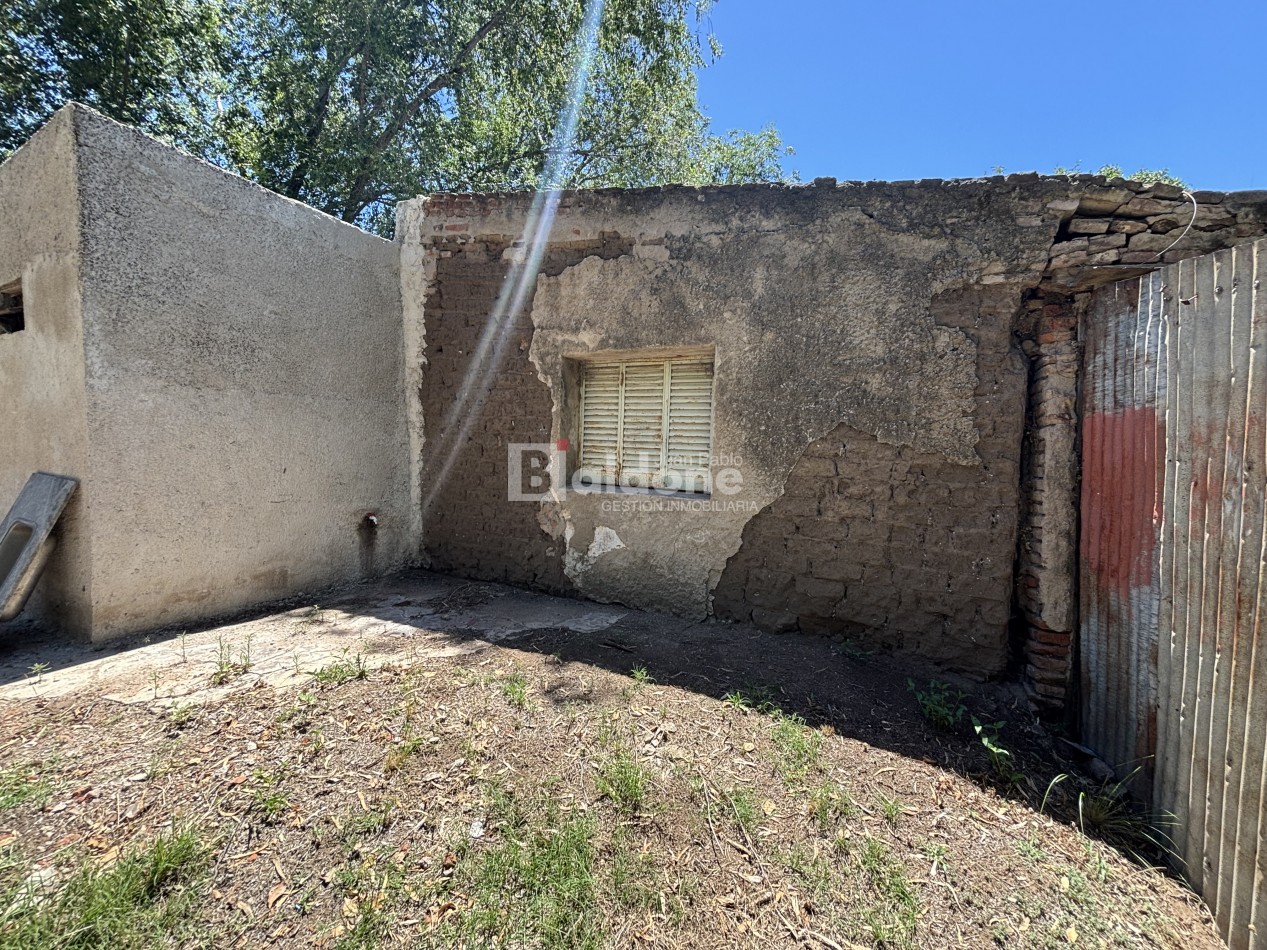 EN VENTA - CASA CON AMPLIO TERRENO - MONTE NIEVAS - LA PAMPA
