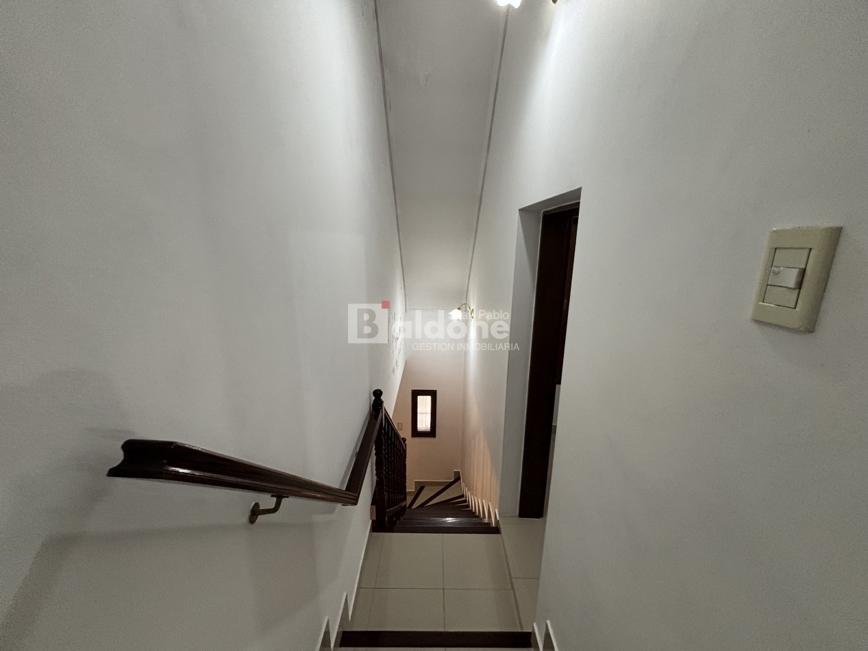 ESPECTACULAR CASA EN VENTA SOBRE CALLE 109 E/ 18 Y AVDA.