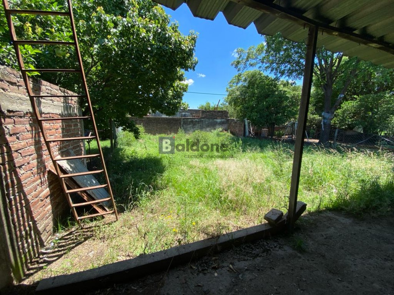 EN VENTA - DEPOSITO + CASA - EXCELENTE UBICACION