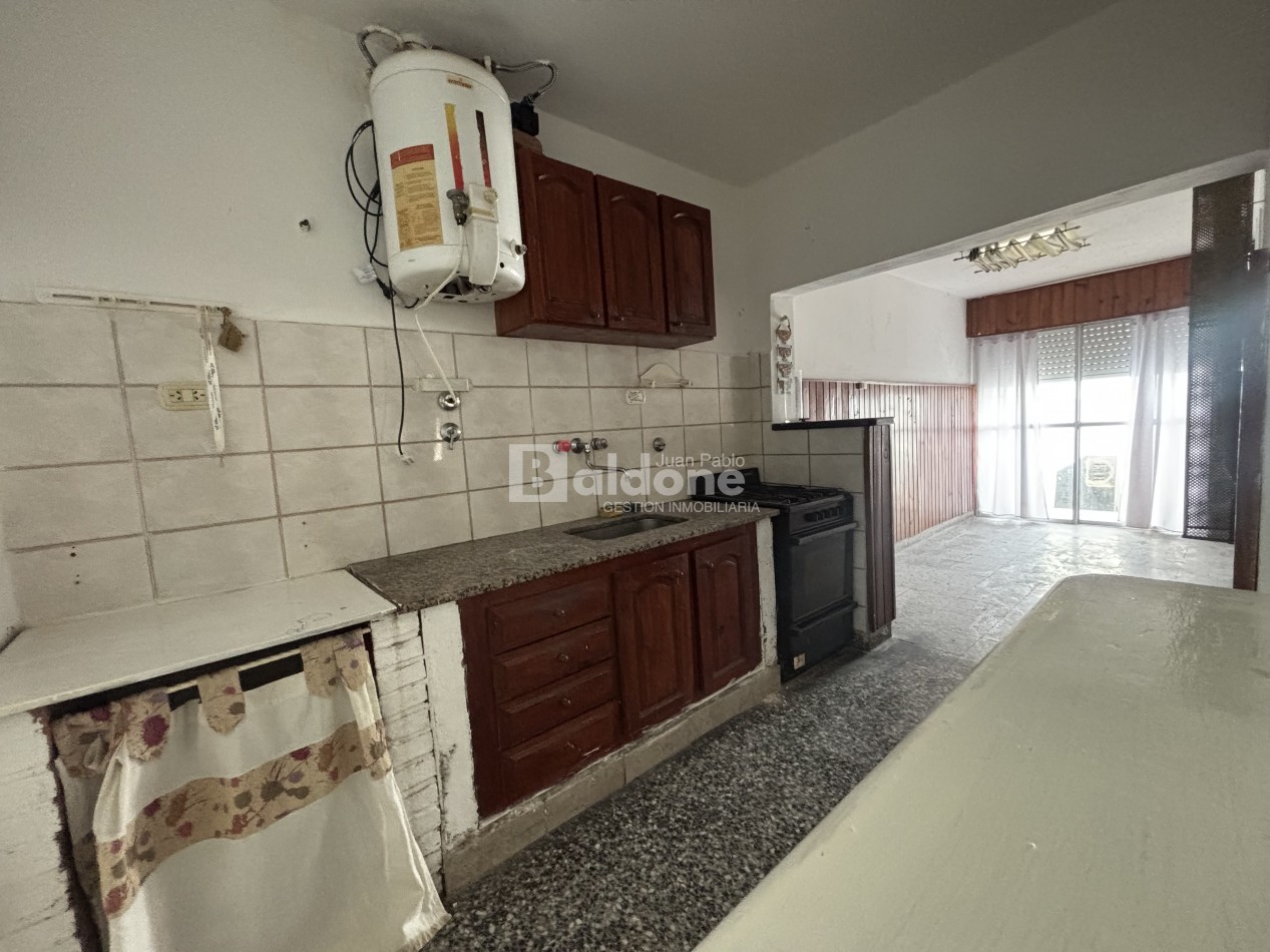 CASA EN VENTA EN SANTA ROSA LA PAMPA - MUY BUENA UBICACION