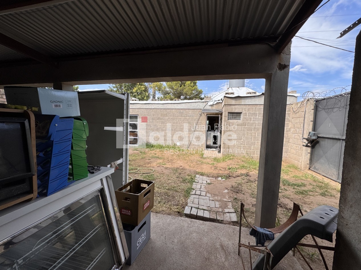 EN VENTA - LOCAL COMERCIAL + DEPOSITO - GRAL. PICO