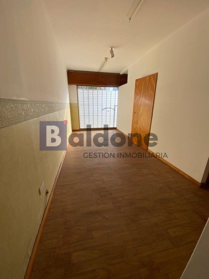 EN ALQUILER LOCAL + DPTO. - SOLO USO COMERCIAL - SOBRE CALLE 24 - GRAL. PICO