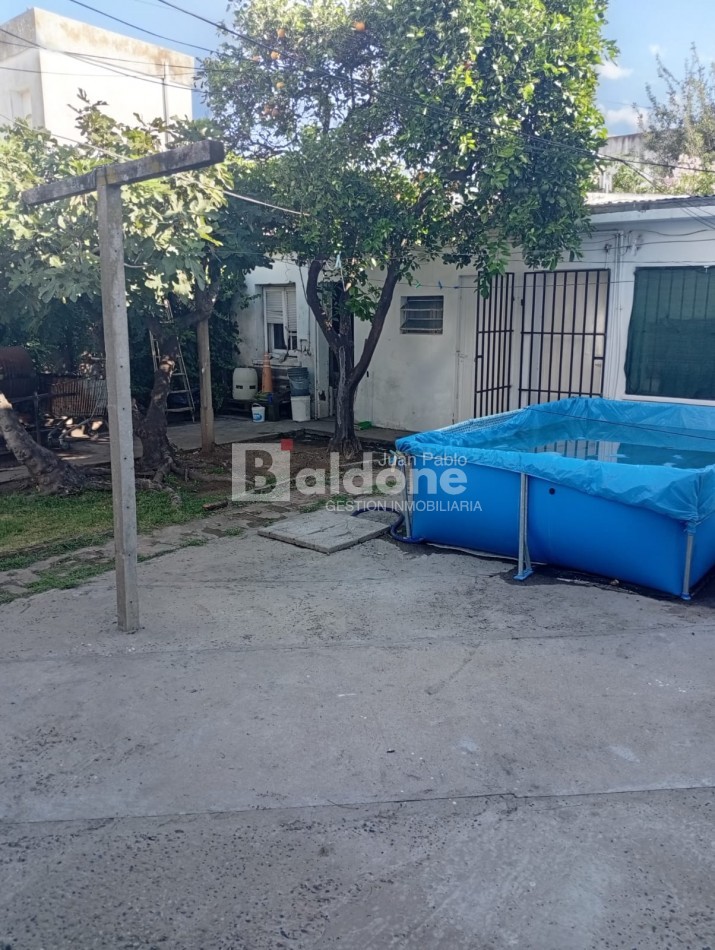 EN VENTA - LOCAL CENTRICO MULTIRRENTA -CALLE 22 E/ 11 Y 13 - GRAL. PICO