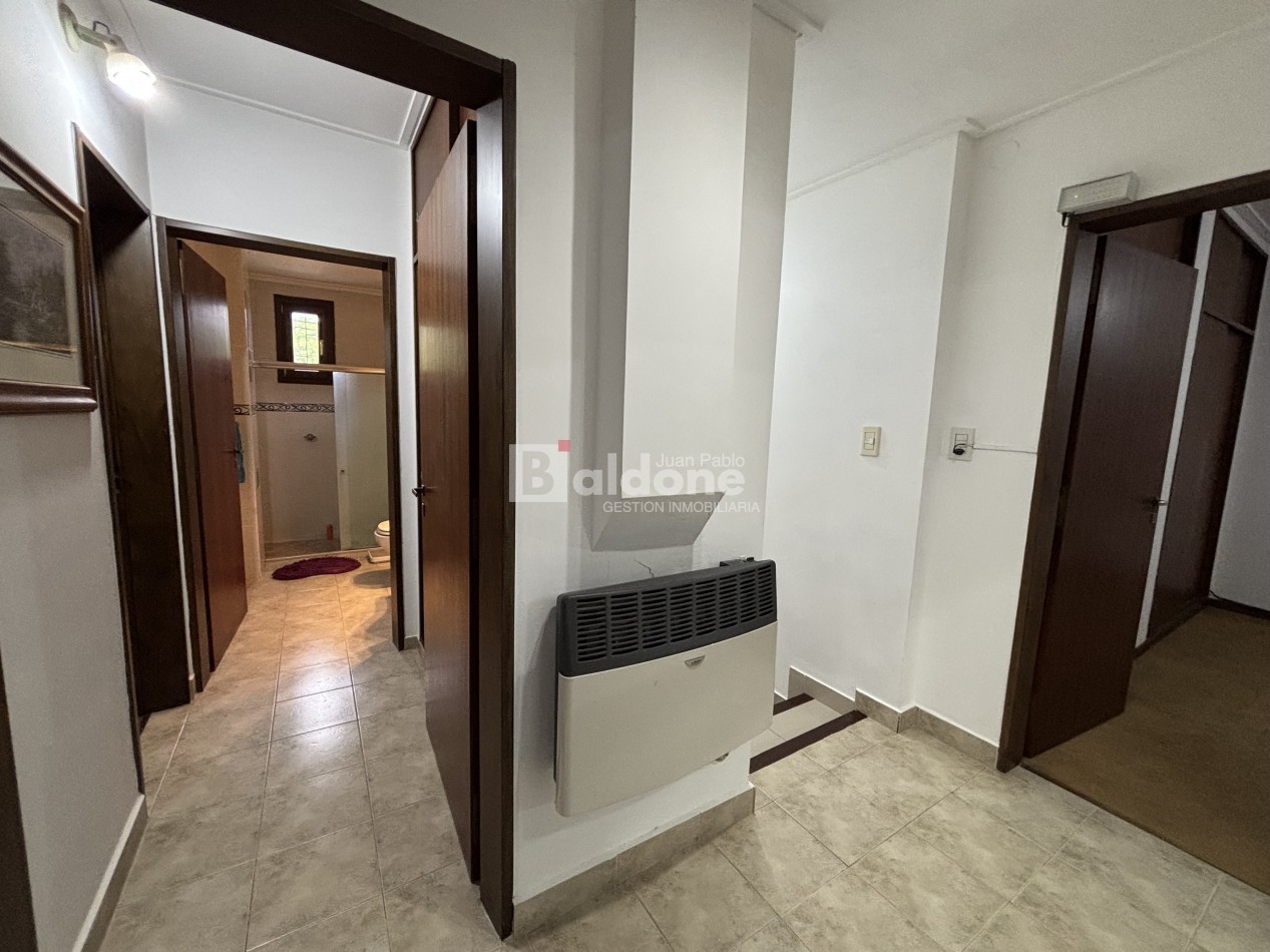 ESPECTACULAR CASA EN VENTA SOBRE CALLE 109 E/ 18 Y AVDA.