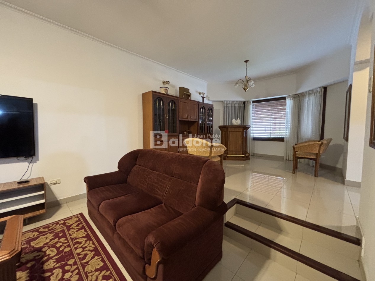 ESPECTACULAR CASA EN VENTA SOBRE CALLE 109 E/ 18 Y AVDA.
