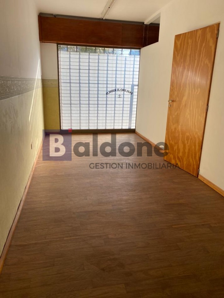 EN ALQUILER LOCAL + DPTO. - SOLO USO COMERCIAL - SOBRE CALLE 24 - GRAL. PICO
