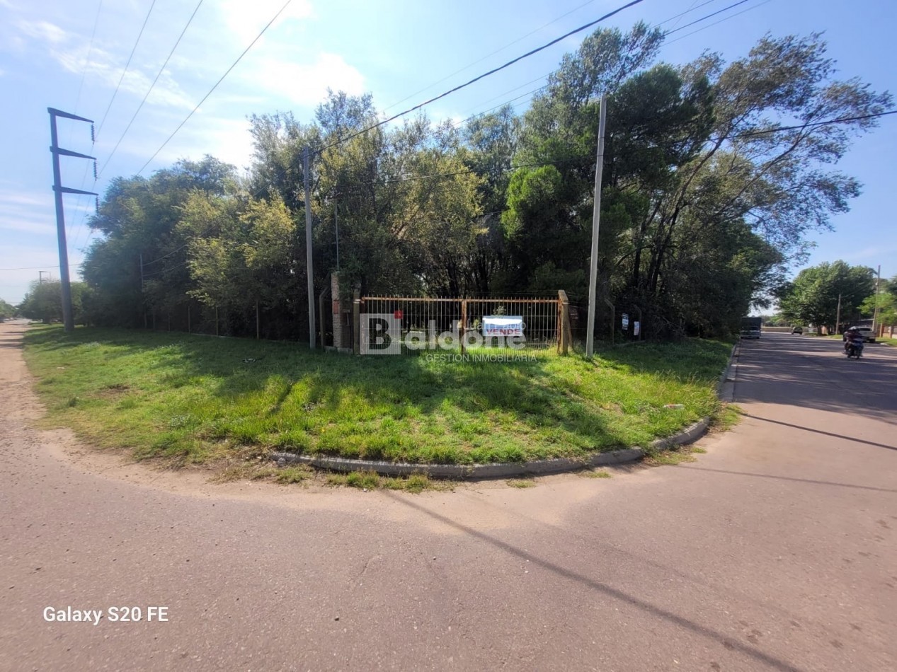 EN VENTA - EXCELENTE PREDIO - CALLE 17 ESQ. 44 - GRAL. PICO