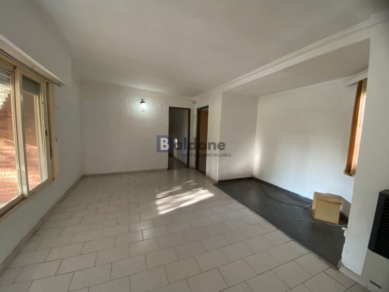 CASA EN VENTA - OPORTUNIDAD EN BARRIO EXCLUSIVO - TOAY LA PAMPA 