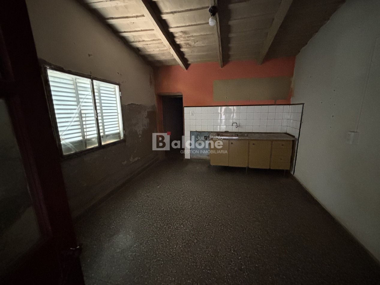 EN VENTA - CASA CON AMPLIO TERRENO - MONTE NIEVAS - LA PAMPA