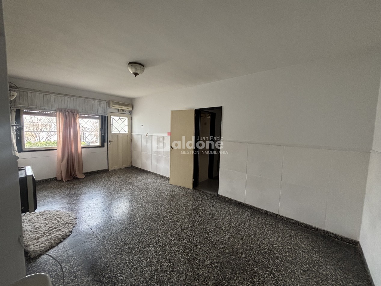CASA EN VENTA EN SANTA ROSA LA PAMPA - MUY BUENA UBICACION