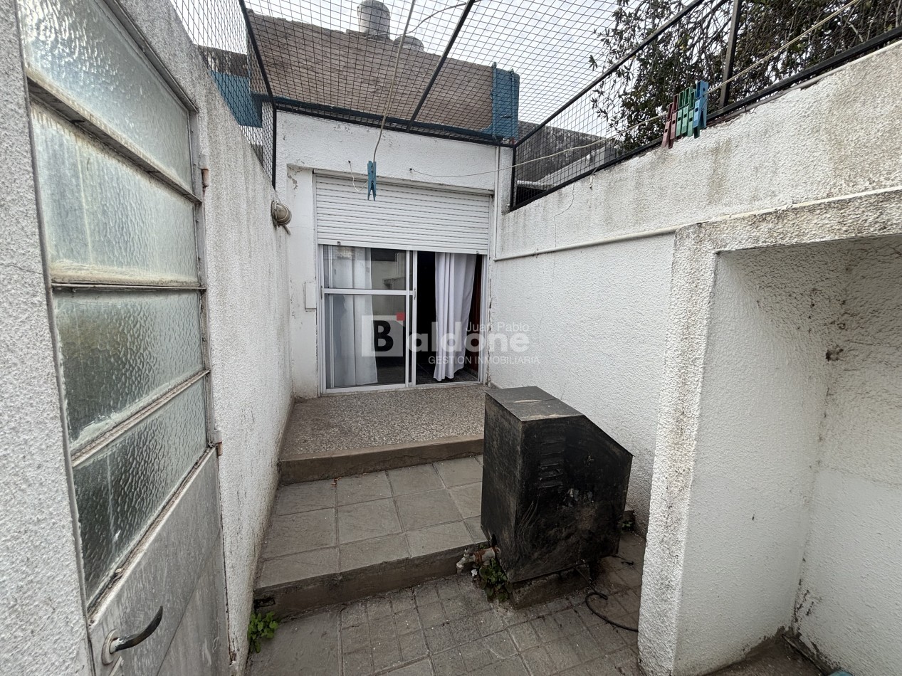 CASA EN VENTA EN SANTA ROSA LA PAMPA - MUY BUENA UBICACION