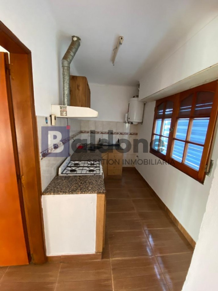 EN ALQUILER LOCAL + DPTO. - SOLO USO COMERCIAL - SOBRE CALLE 24 - GRAL. PICO