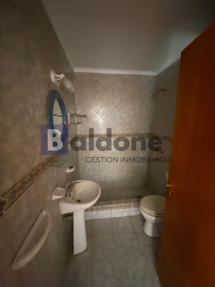 EN ALQUILER LOCAL + DPTO. - SOLO USO COMERCIAL - SOBRE CALLE 24 - GRAL. PICO