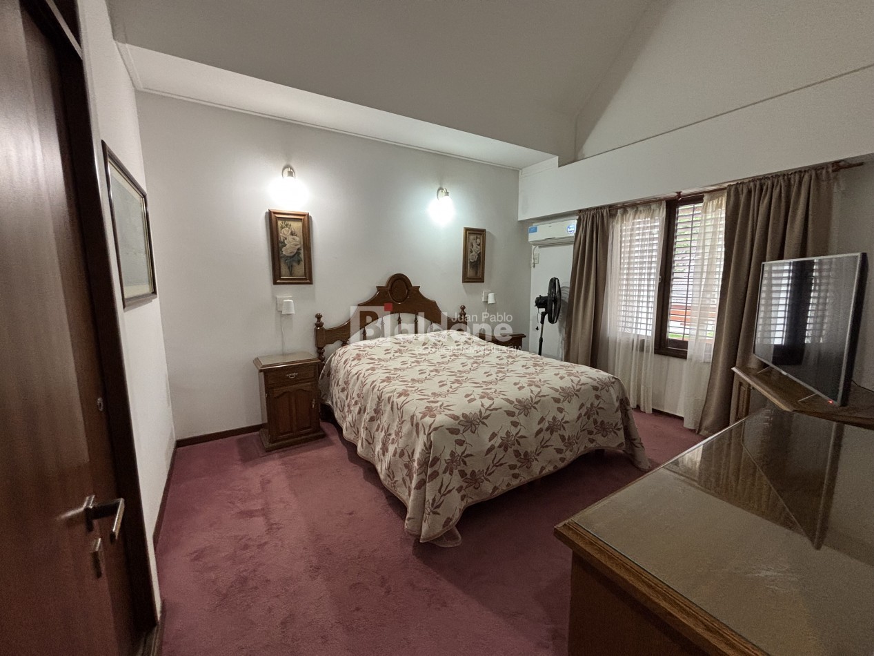 ESPECTACULAR CASA EN VENTA SOBRE CALLE 109 E/ 18 Y AVDA.