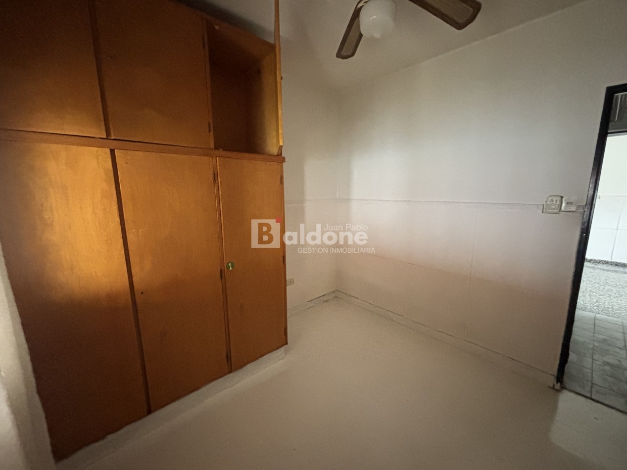 CASA EN VENTA EN SANTA ROSA LA PAMPA - MUY BUENA UBICACION