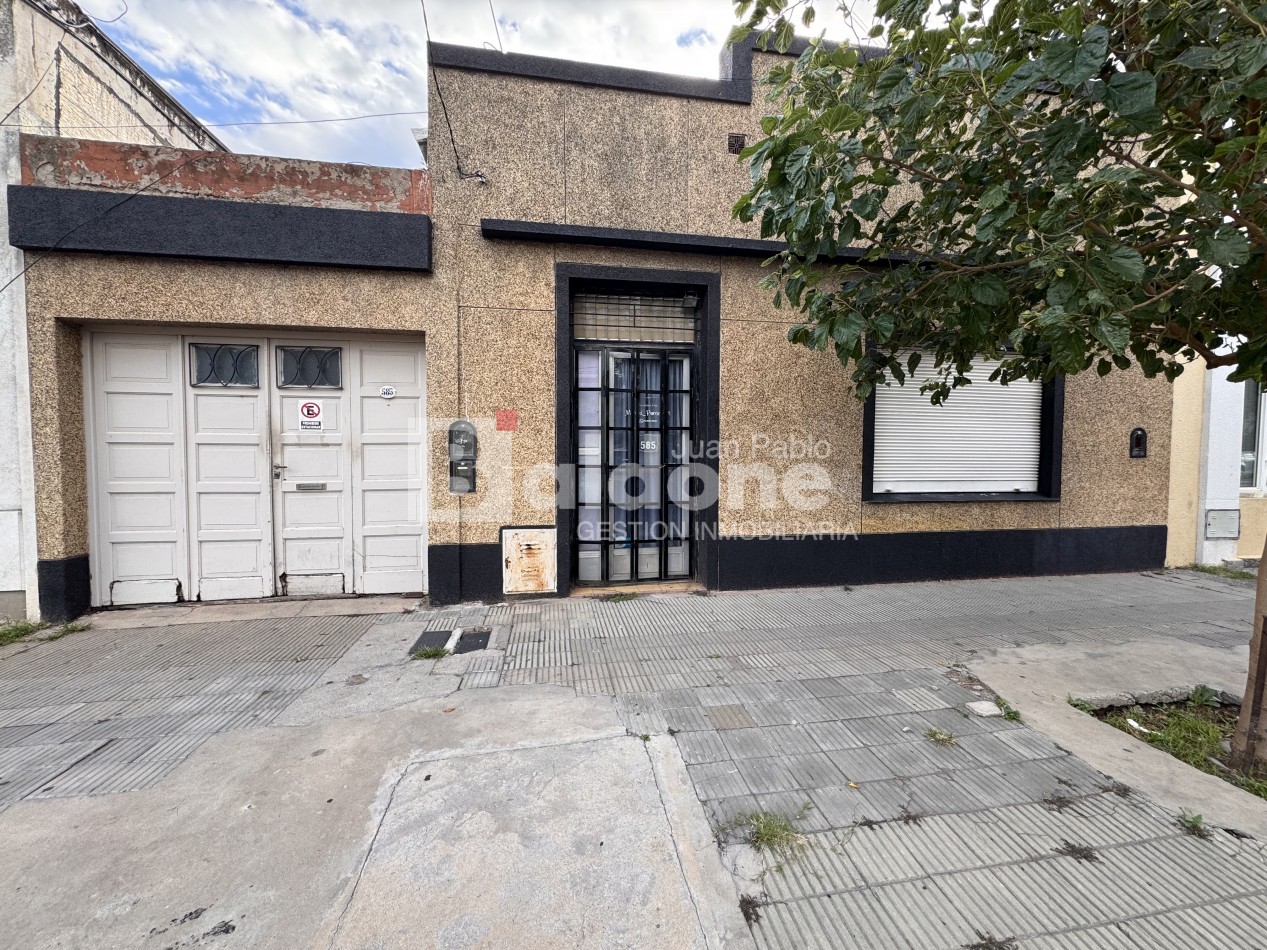 EN VENTA - LOCAL CENTRICO MULTIRRENTA -CALLE 22 E/ 11 Y 13 - GRAL. PICO